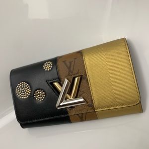 LOUIS VUITTON TWIST WALLET